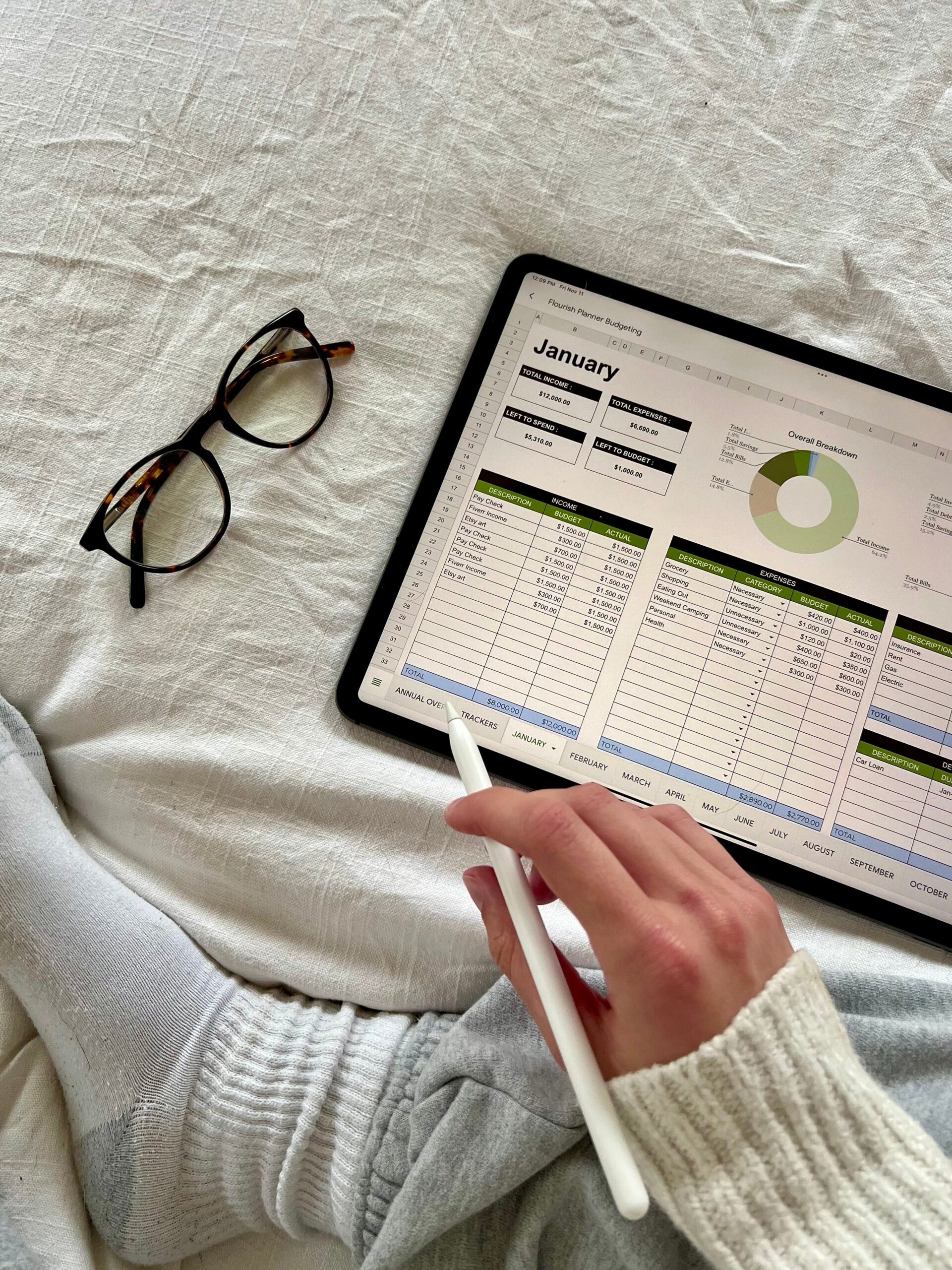 Monthly Budget Planner Bundle for Creative Minds — 🖇️ 📊 stay inspired all year long