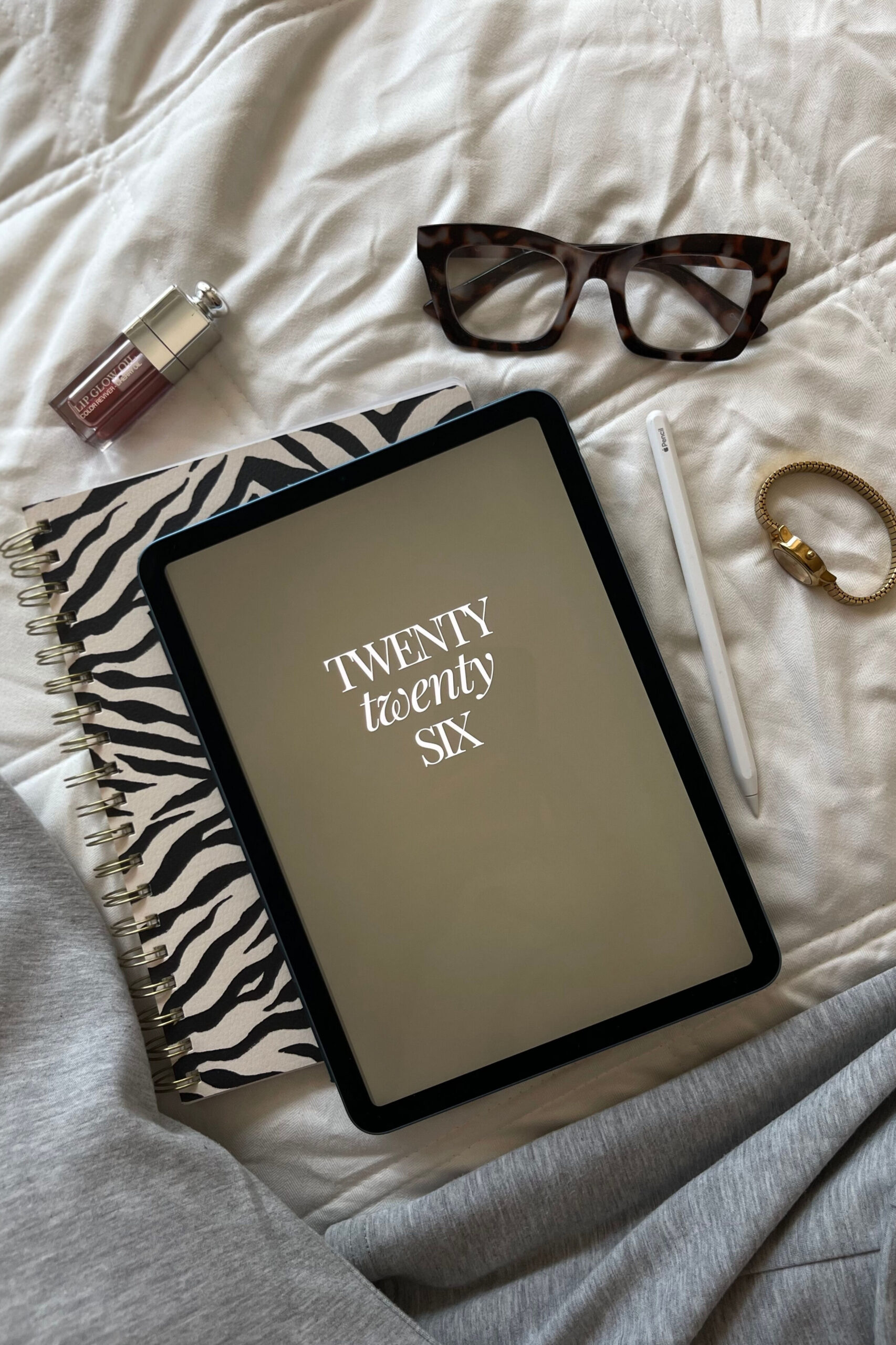 🤍 ☁️ stay inspired all year long: 2026 Daily & Weekly iPad Planner for Creative Minds