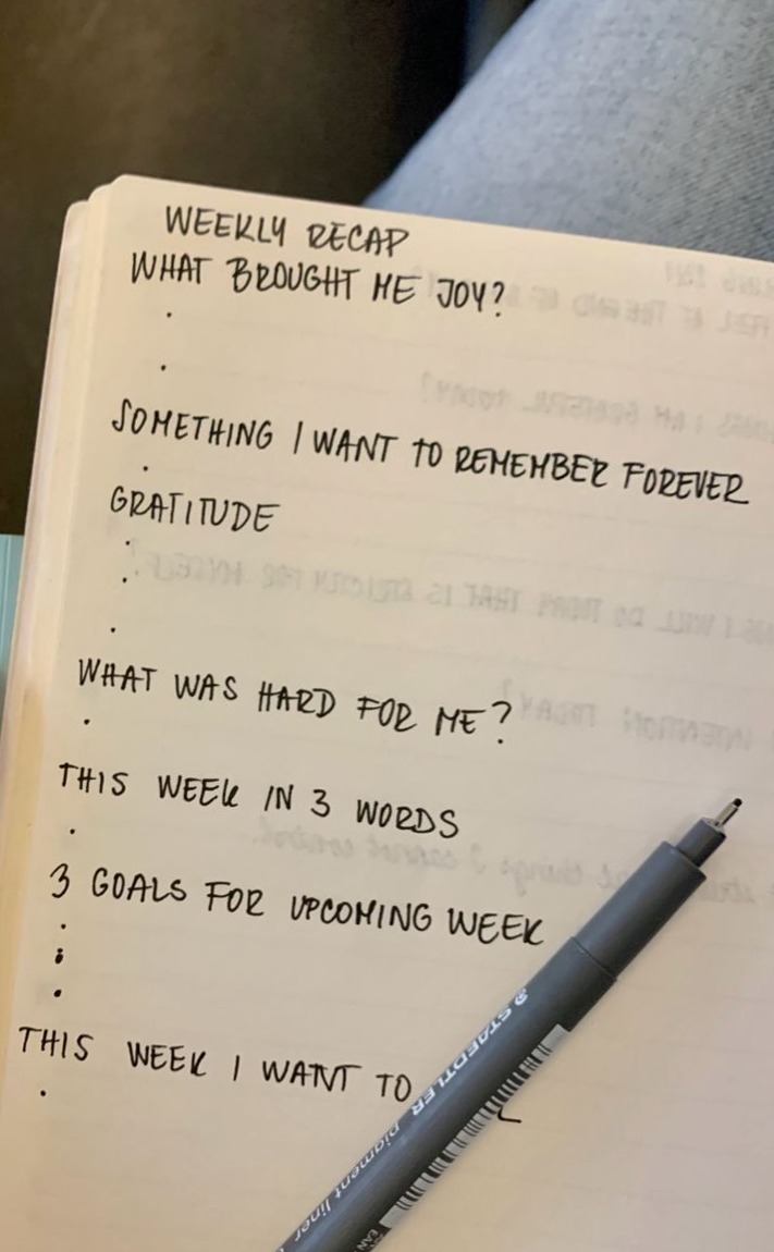 Sunday Self-Care Journaling Prompts & Inspiration — 🌿 🎀 romanticize your routine