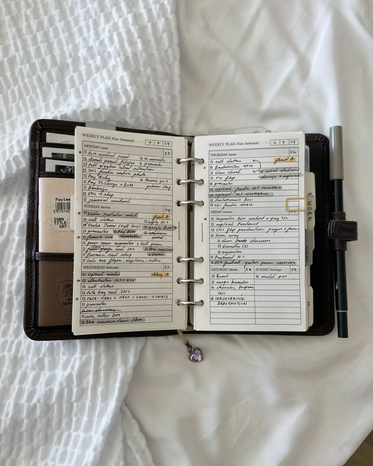 📸 📍 

The Secret To Staying Productive And Inspired This Year With Your Planner