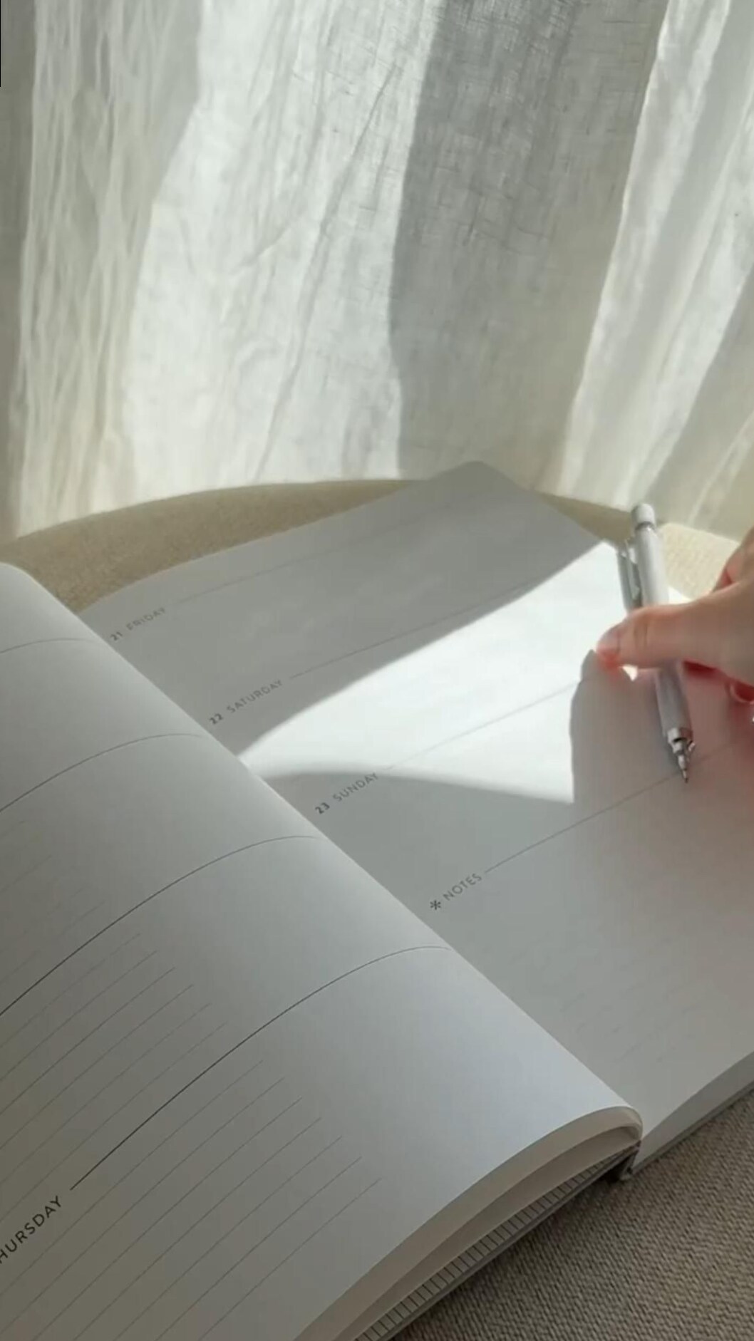 The Secret To Staying Productive And Inspired This Year 🧸 🧠