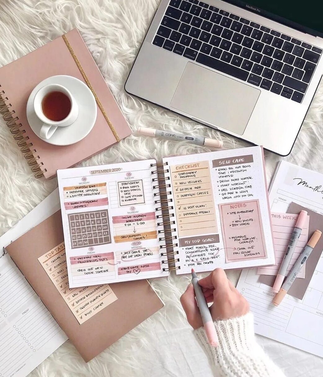 👰 🧘 

The Secret to Staying Productive and Inspired This Year in Digital Design