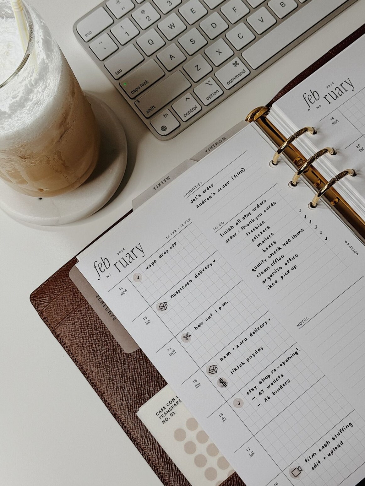 🌿 🖋️ 

The Secret To Staying Productive And Inspired This Year